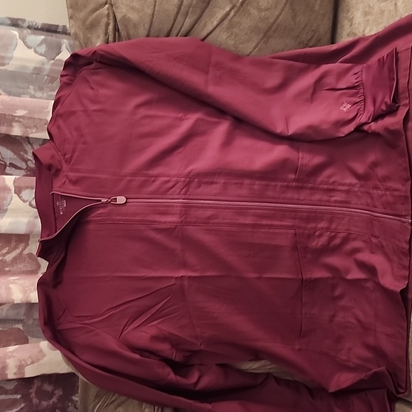 Med Couture Women's Burgundy Scrub Jacket - Picture 1 of 1